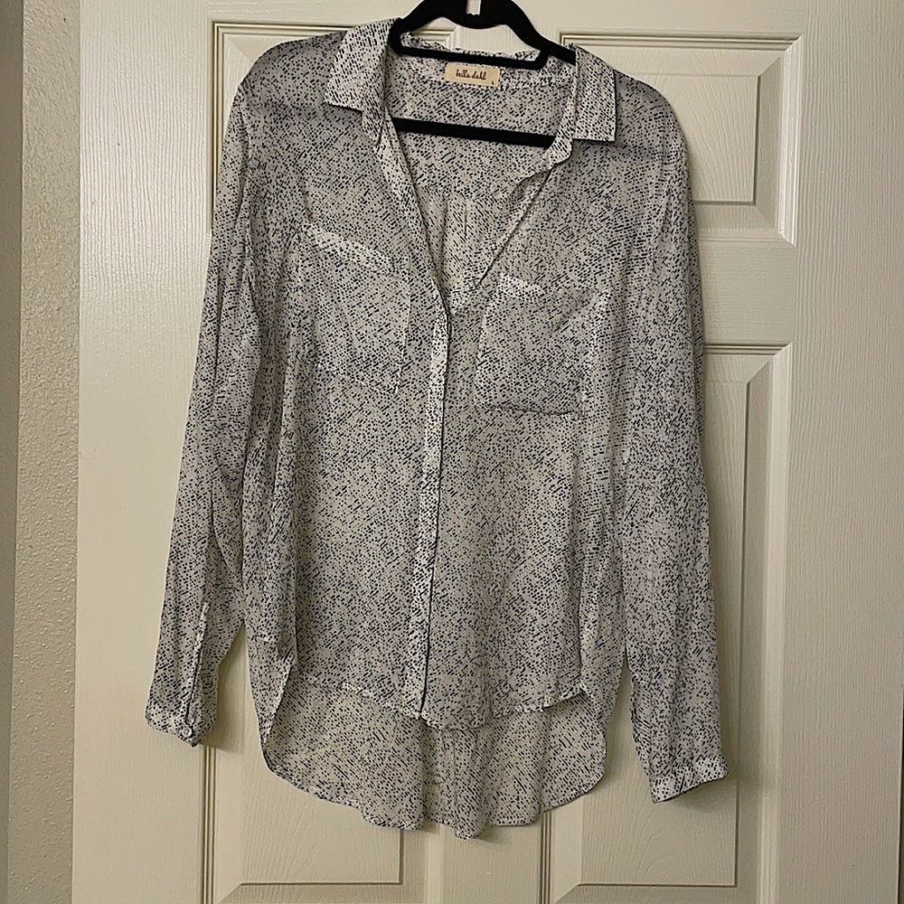 White and black Bella Dahl shirt